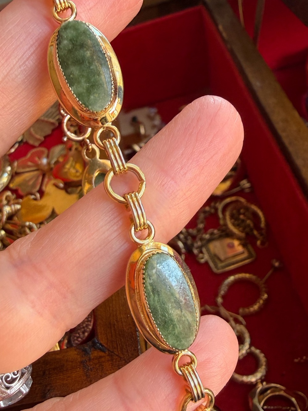 1/20 12K Gold Filled Green Jade Cabochon Link Bracelet. - Picture 16 of 17